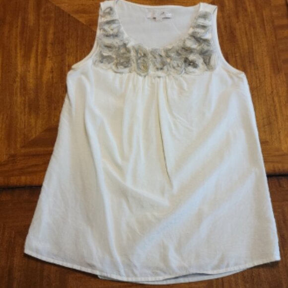 LOFT Tops - LOFT Cream Rose Bud Shell